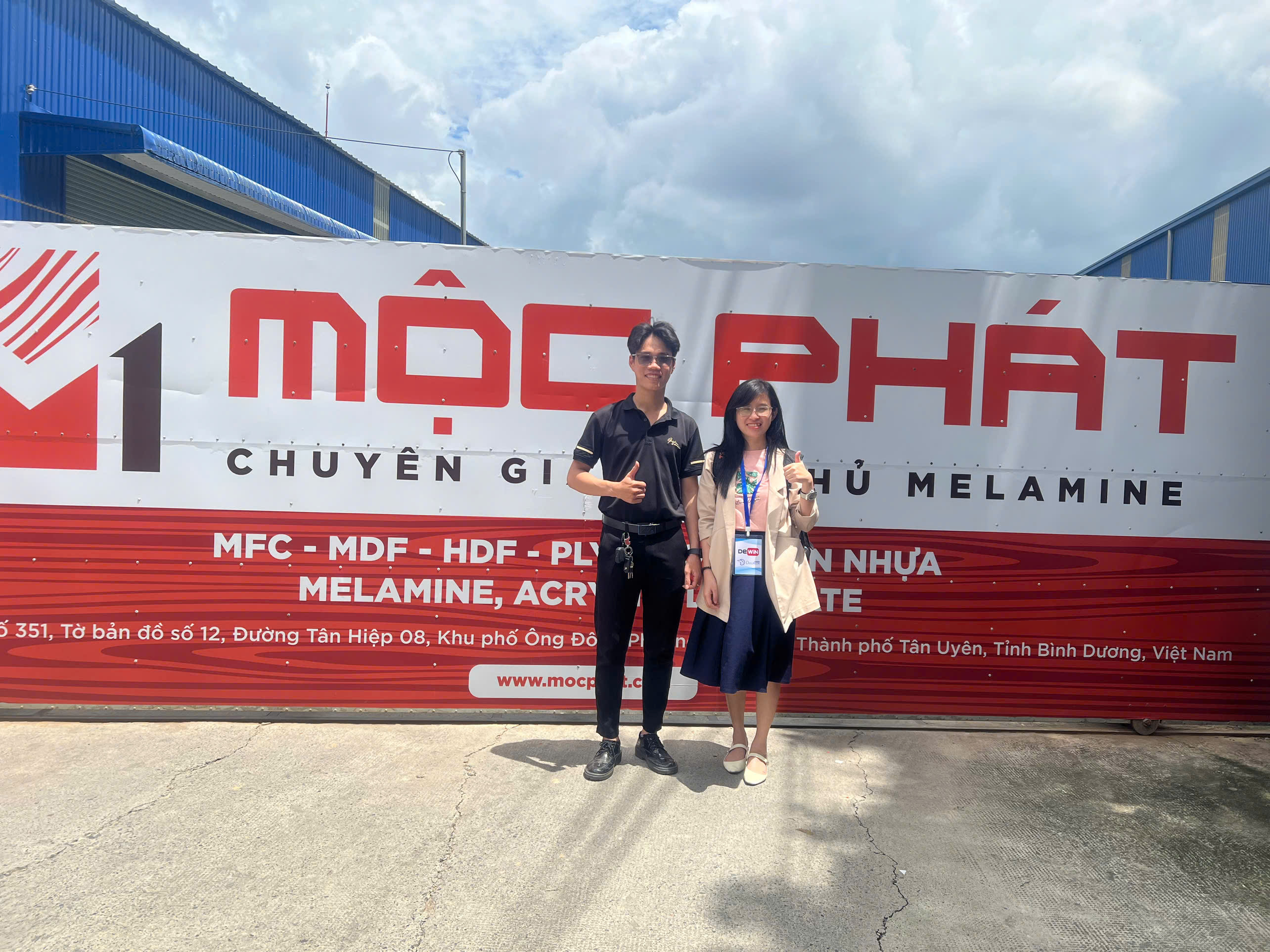 Photo with sale person.jpg